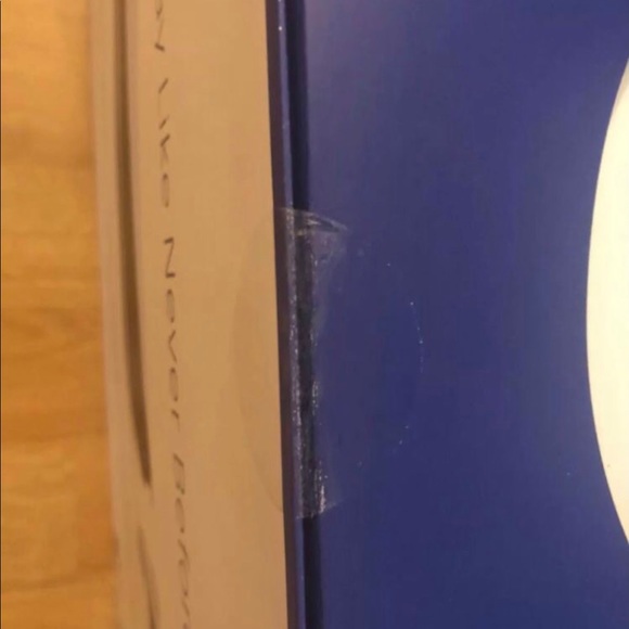 This is a brand new Ps5 never been opened - Picture 3 of 3